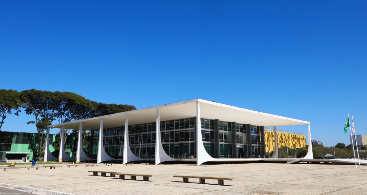 tensao-entre-poderes-brasileiros-ganha-dimensoes-internacionais